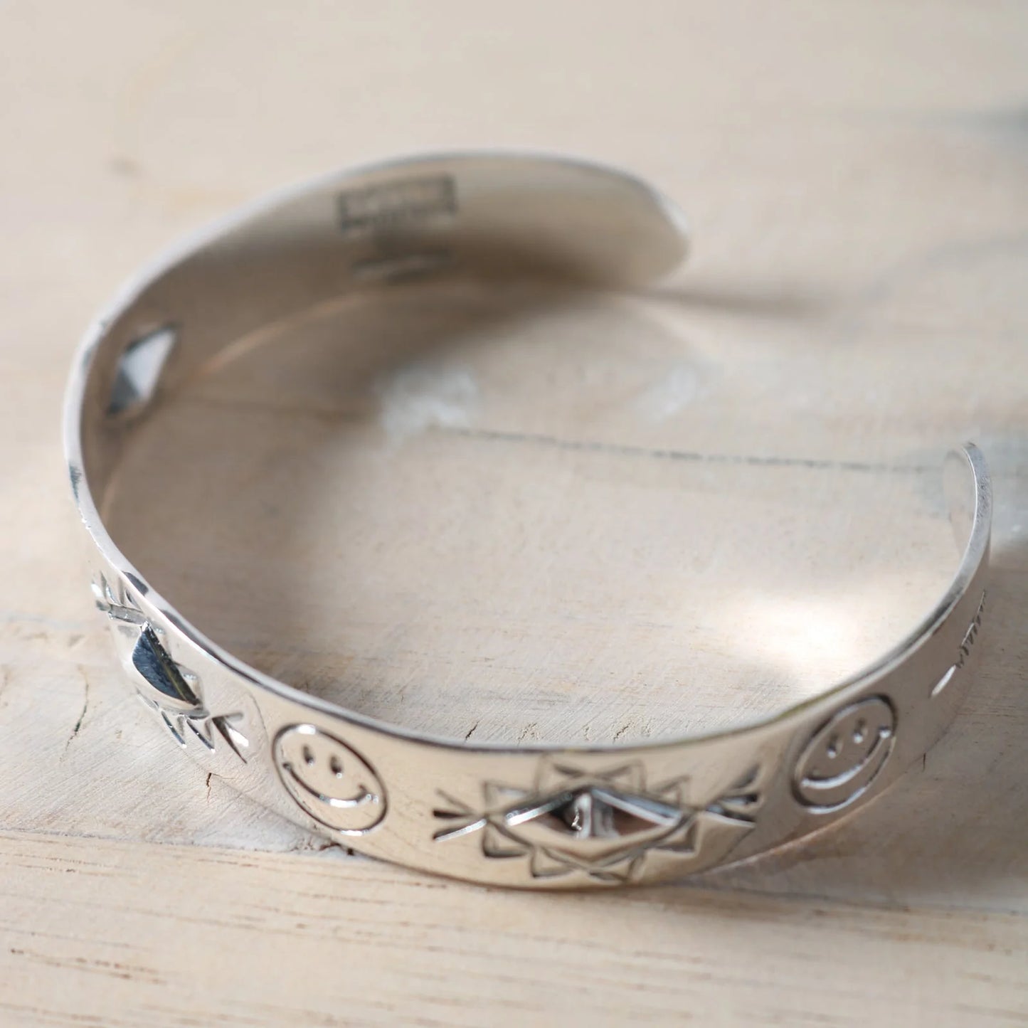 NORTH WORKS x BARNS OUTFITTERS Smile Repose Bangle