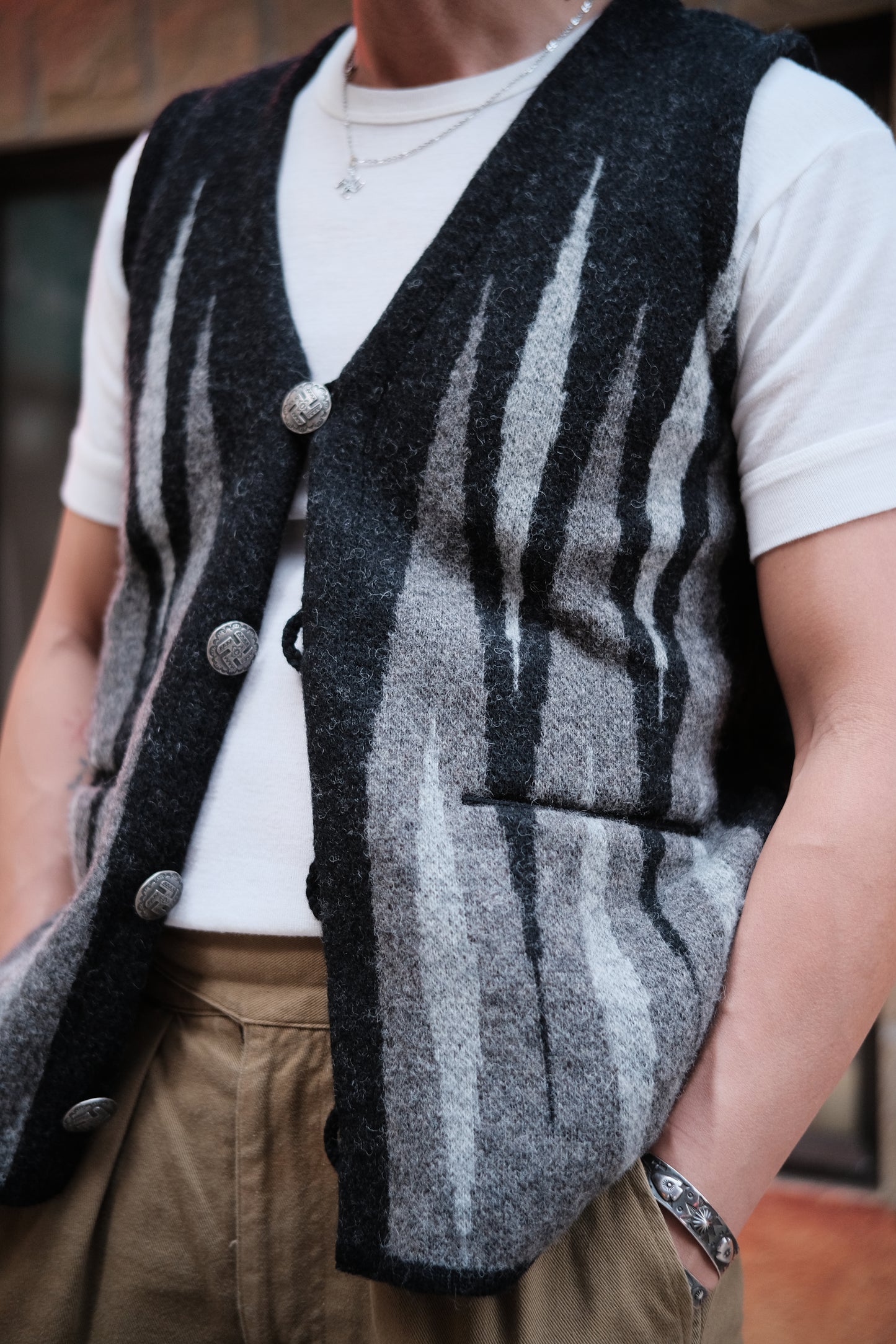 West Ride/ Aryle Chimayo vest (100% wool/ brown)